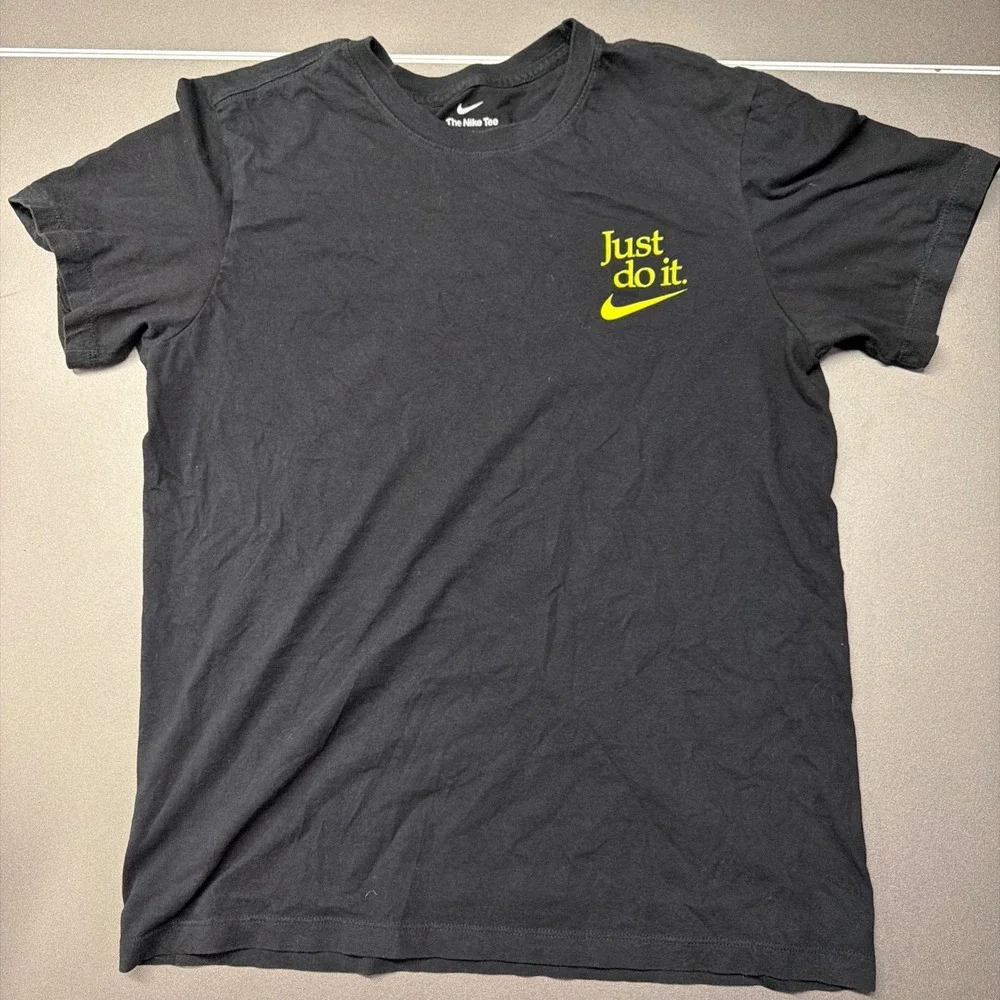 Nike Sportswear Mens Graphic‎ Shirt 'I Won't Win Quietly' Size Medium Black